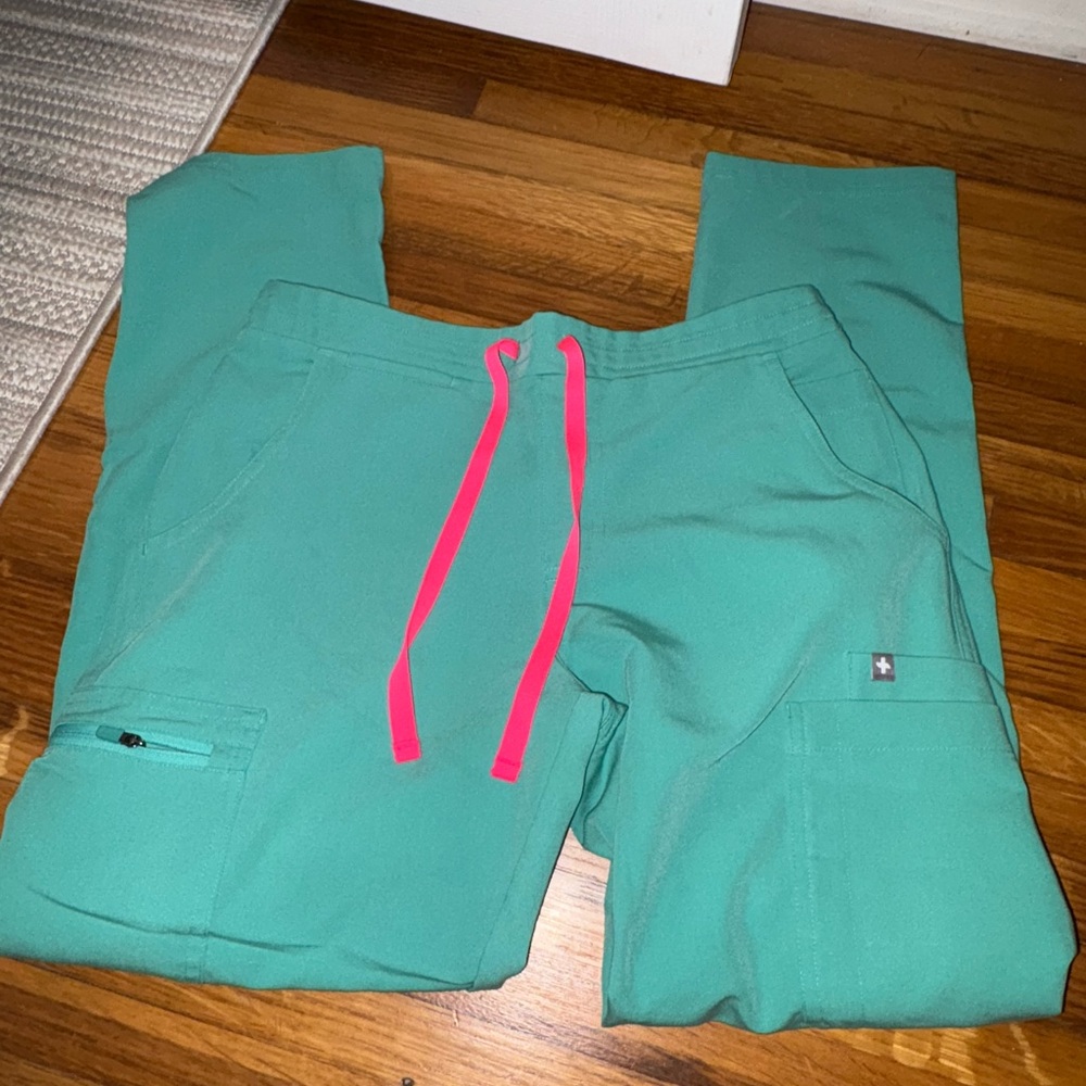 FIGS Yola Skinny Scrubs Surgical Green Size Sm